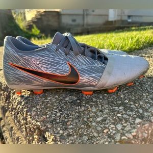 Nike Phantom Venom Soccer Cleats